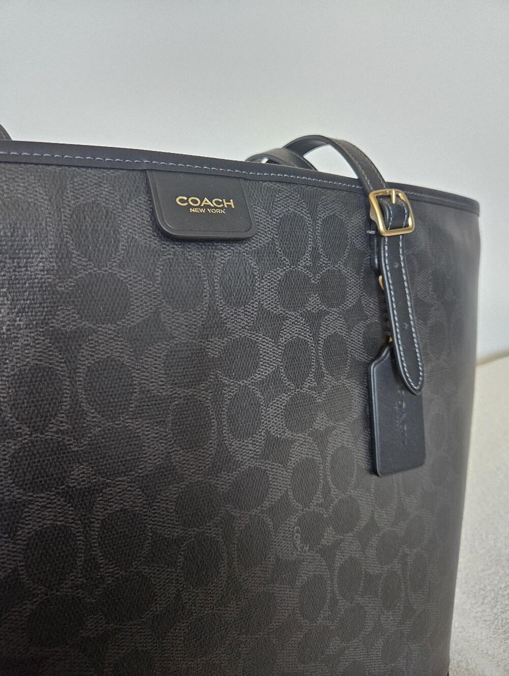 Coach Black Signature Canvas Leather Taxi Tote with Wristlet NWOT - Picture 8 of 15